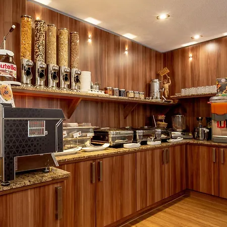 TIPTOP Hotel Burgschmiet Garni-3