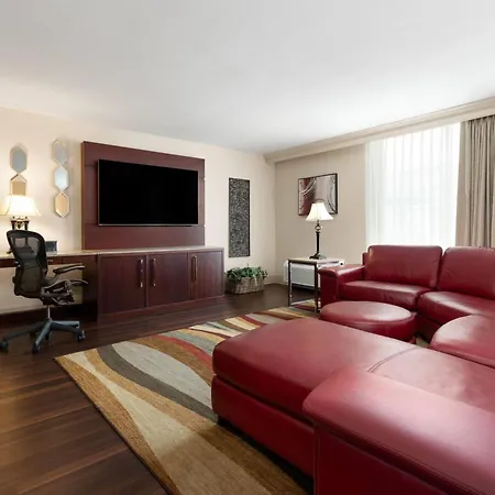 Wyndham Riverfront Hotel-2