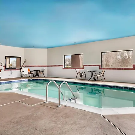 Comfort Inn & Suites North East-2