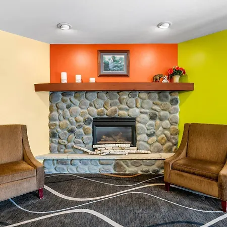 Econo Lodge Inn & Suites Eau Claire South-2