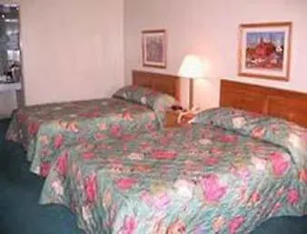 Travelodge By Wyndham New Philadelphia-3