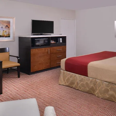 Best Western Royal Palace Inn & Suites-3