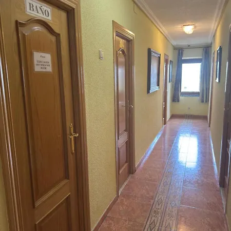 Hostal Aribel Longinos-3