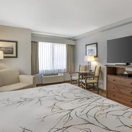 Best Western Plus Columbia River Inn-2