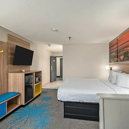 Days Inn & Suites By Wyndham Mt Pleasant-2