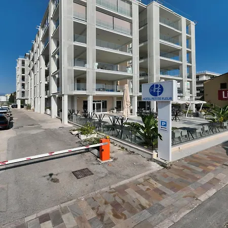 Hotel Petite Fleur-2