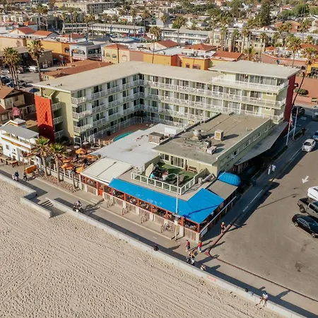 Surfer Beach Hotel-3