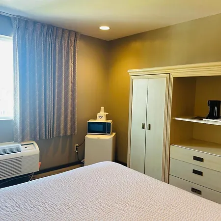 Days Inn By Wyndham Seatac Airport-3