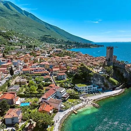 Hotel Castello Lake Front-2