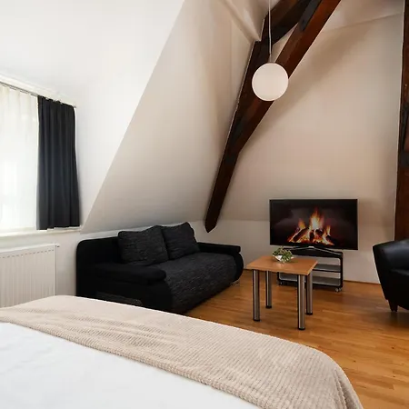 Hotel CampusZwei Komfortable Doppelzimmer&Apartments mit Küche Zentral in Ludwigsburg ideal für Business&Langzeitaufenthalte 24h Check in Kinder bis 14 Jahre übernachten kostenlos-2