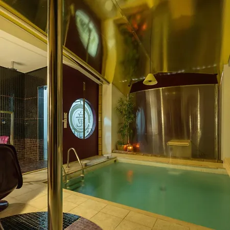 Dragon Motel (Adults Only)-3