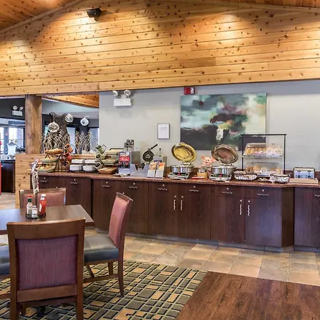 White Pine Inn & Suites-3