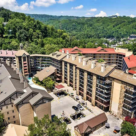 Gatlinburg Town Square-3