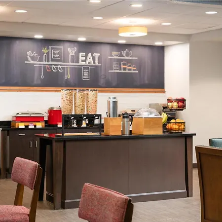Hampton Inn Fairmont-2