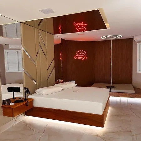 Motel Decameron (Adults Only)-2