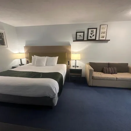 Pictured Rocks Inn And Suites-2