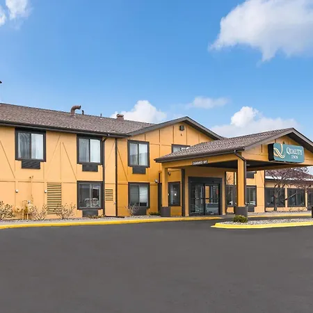 Quality Inn Marquette-2