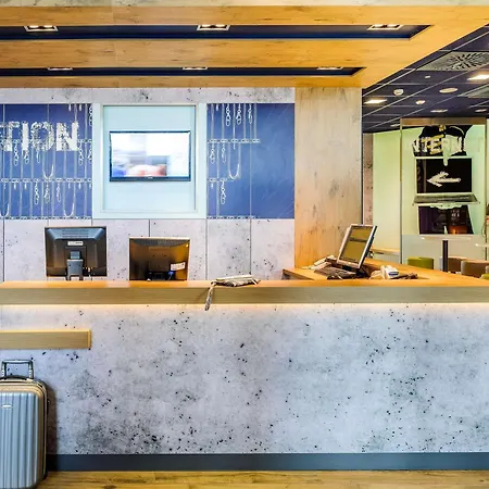 Ibis Budget Givet-3