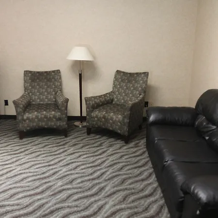 Days Inn & Suites By Wyndham Rochester Hills Mi-2