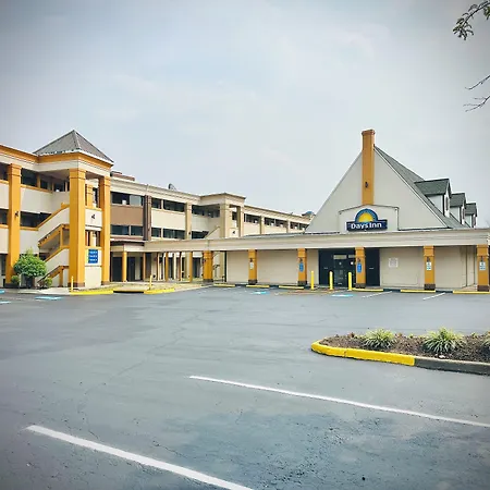 Days Inn Alexandria By Wyndham-2