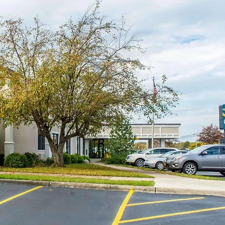 Quality Inn Geneseo-3