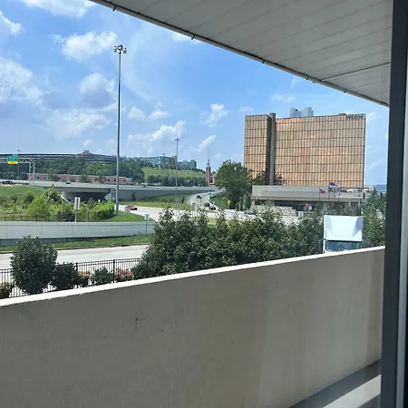Hotel Bo, A Days Inn By Wyndham Chattanooga Downtown-3