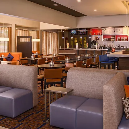 Courtyard By Marriott Richmond West-2