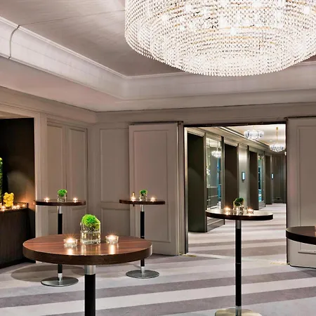 Renaissance Vienna Schoenbrunn Hotel-2