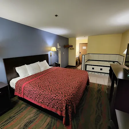 Days Inn By Wyndham Springfield-3