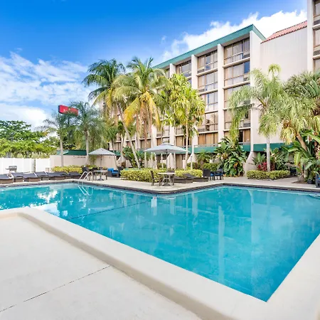 Ramada By Wyndham West Palm Beach Airport-2