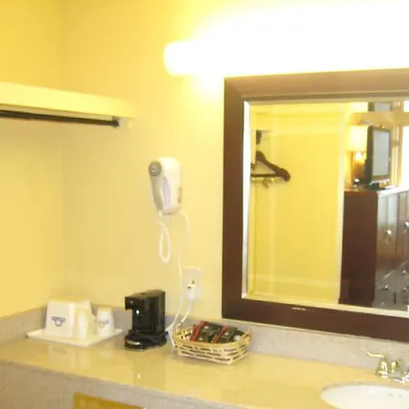 Days Inn By Wyndham Brunswick/St. Simons Area-3