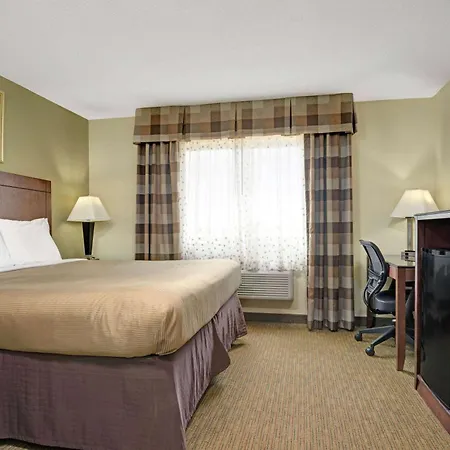 Super 8 By Wyndham Monticello-2