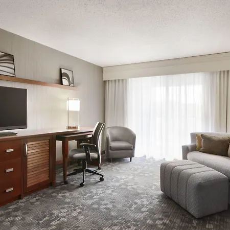 Courtyard By Marriott Bloomington Normal-2
