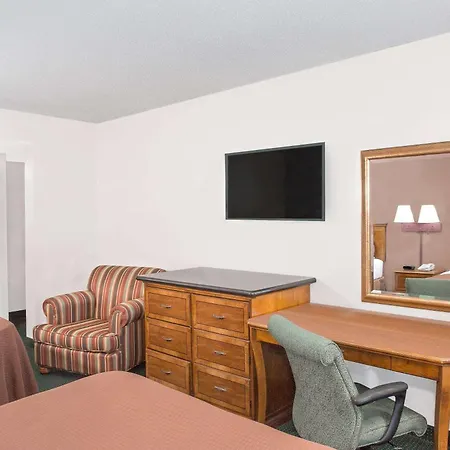 Howard Johnson By Wyndham Ft. Myers Fl-2