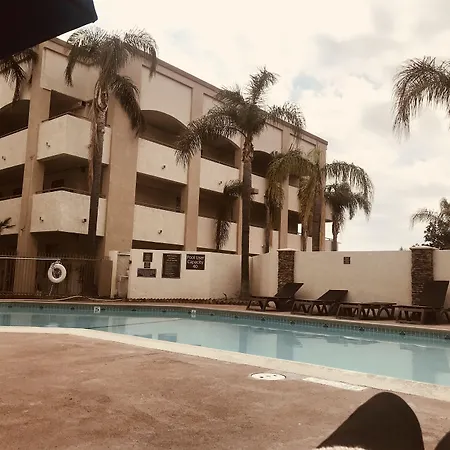 Hotel D'Lins Ontario Airport-2