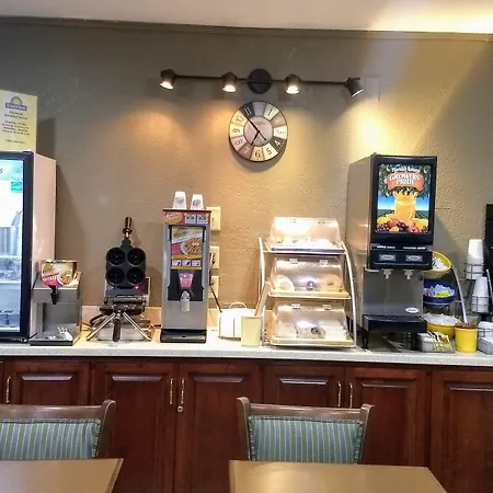 Days Inn By Wyndham Willmar-3