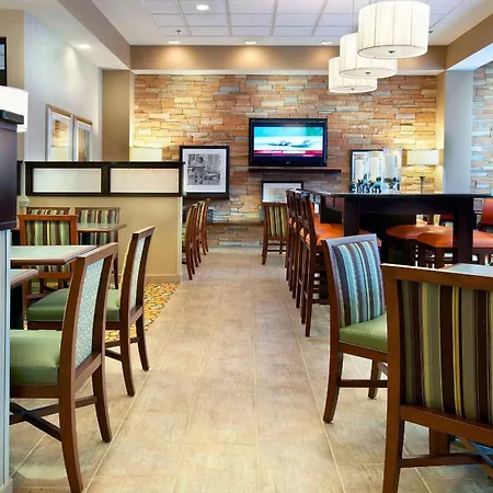 Hampton Inn Alexandria-2