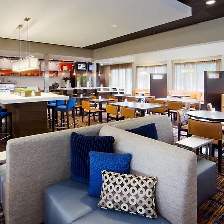 Courtyard By Marriott Portland Beaverton-3
