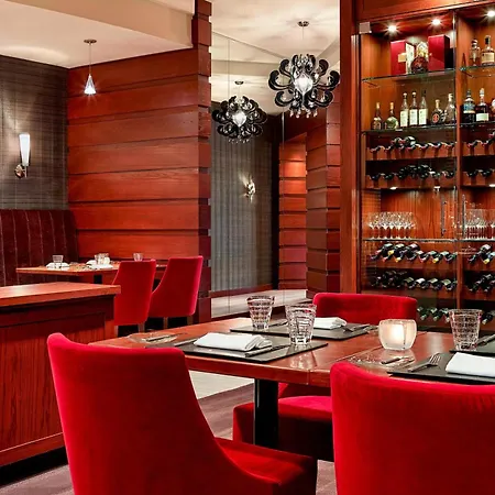 Sheraton Cavalier Calgary Hotel-3