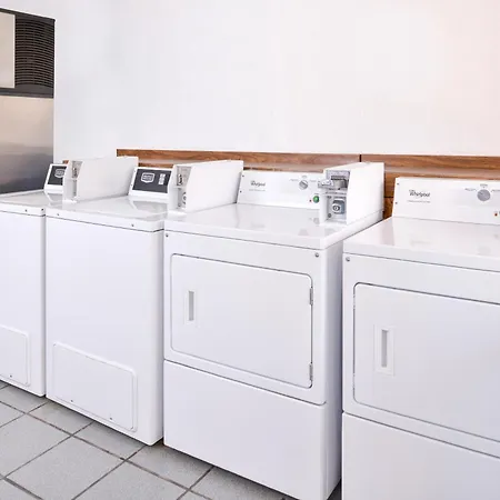 Americas Best Value Inn Clute-3