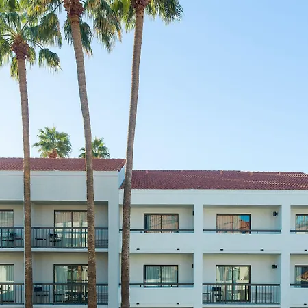 Courtyard By Marriott Phoenix North-2