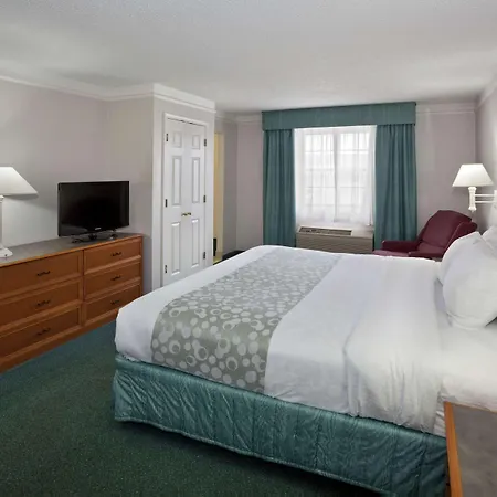 La Quinta Inn By Wyndham Omaha West-3