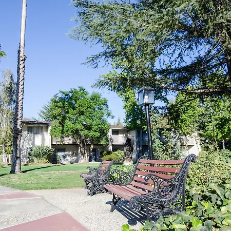 Los Gatos Lodge-2