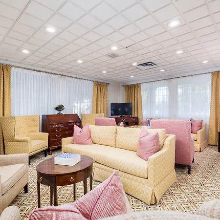 The Farmington Inn And Suites-2
