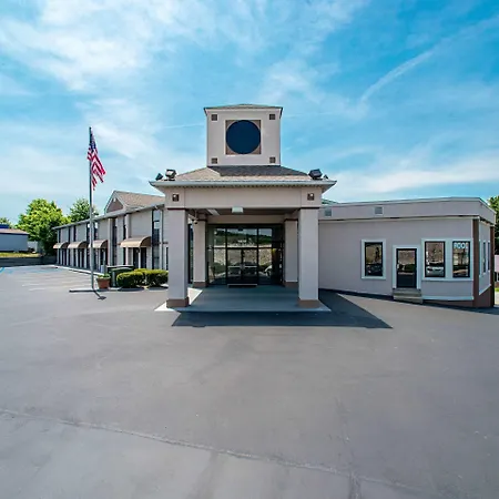 Quality Inn Near Six Flags St. Louis-3