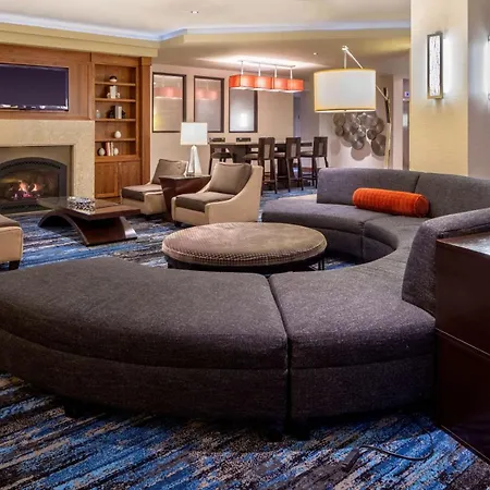 Doubletree Suites By Hilton Minneapolis Downtown-2