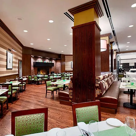 Hilton Rosemont Chicago O'Hare-3