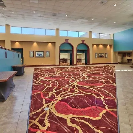 Ramada By Wyndham Albuquerque Midtown-2