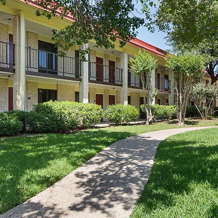 Red Roof Inn Plus+ Dallas - Addison-2