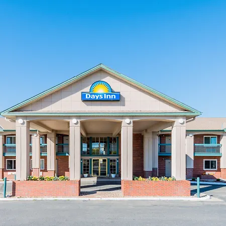 Days Inn By Wyndham Hays-2